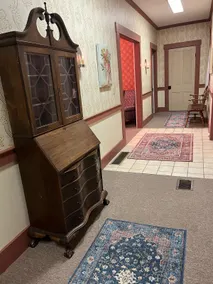 1850’s Colonial Home-walk to local restaurants - Image 5