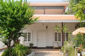 Quiet in the middle of the city, Thai retro double bedroom B&B by the Ping River, free use of bicycles - Image 3