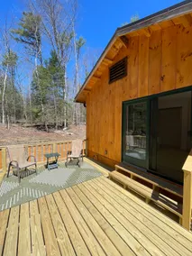 Minimalist forest retreat - Image 5