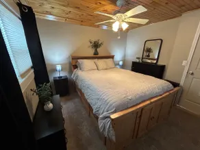 Beautiful, cozy lake house! - Image 2