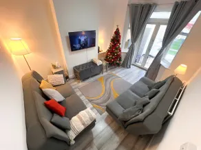 4Bed House with parking and GYM /London/Edgware - Image 2