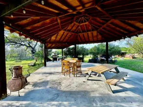 Rustic 90’ yr Old Home in CP, TX : Sleeps 8 - Image 2