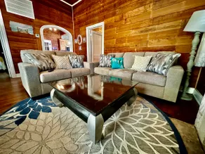 Rustic 90’ yr Old Home in CP, TX : Sleeps 8 - Image 3
