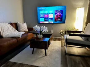 Modern Stay 7 - Image 5