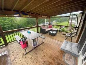 Cozy Lakeside Mountain Home - Image 3
