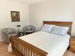 Family Friendly, Bright, & Spacious 3 BED 2 BATH - Image 3