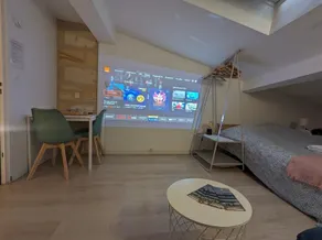 Video projector - 2 pers - Bordeaux city center - Image 2