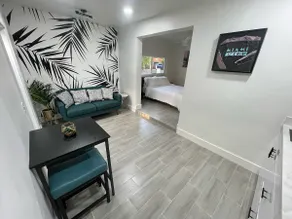 The Vice City Suite•Private Stay+Free Parking - Image 2