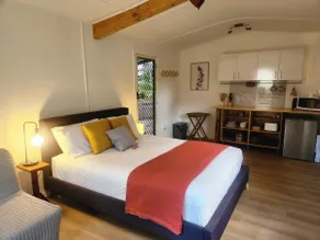 Birdsong Hideaway - Image 4