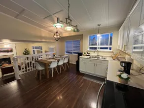 Upscale Dreamy Retreat!King Beds+WiFi+Roku+Patio - Image 2