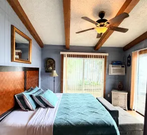 420 Friendly & Clothing Optional waterfront cabin - Image 3