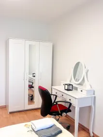 Flower House, 3 bedroom Apartment - Image 5