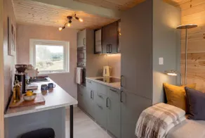 Stylish N. Devon Chalet | Starlink WiFi | Sleeps 6 - Image 2