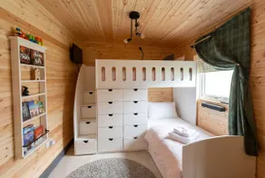 Stylish N. Devon Chalet | Starlink WiFi | Sleeps 6 - Image 5