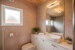 Stylish N. Devon Chalet | Starlink WiFi | Sleeps 6 - Image 4
