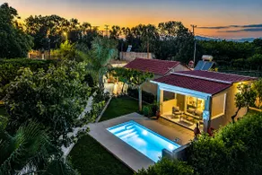Sea Breeze & Nature villa, with heated pool and garden retreat - Image 3