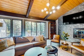 3BR Renovated townhome on Gore Creek with 2 decks - Image 4
