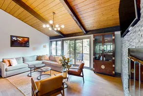 3BR Renovated townhome on Gore Creek with 2 decks - Image 2