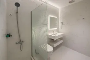 Modern cozy 1 BR| apartment with a kitchen - Image 3