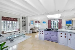Heavenly Hampshire Luxury Home & Gardens - Image 5