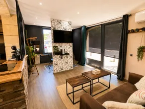 2 people - city center - air conditioning - private parking - Image 3