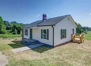 Stylish Newly Renovated Home near AU - Image 2