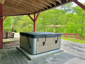 <10 min to Main St. ~ Hot Tub ~ Pets ~ Sleeps 11 - Image 2