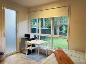 Self-contained studio with its own patio - Image 3