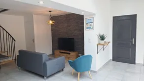 house with garden and terrace close to train station - Image 2