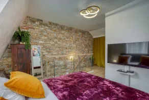 Bathroom passage - Image 4