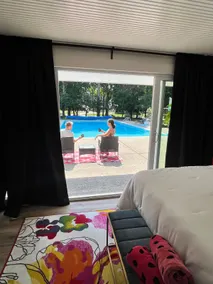 The Pool House on Nassau~King bed/private bathroom - Image 4