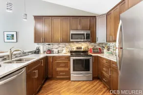 Townhome in Excellent Location! - Image 3