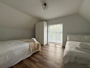 Plush Leeds Bungalow, Free Parking - Image 5
