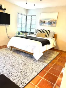 Lido-Key- Tiny, Yet Charming Studio-B - Image 2
