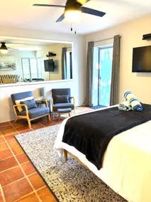 Lido-Key- Tiny, Yet Charming Studio-B - Image 3