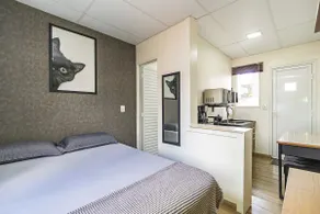 Fully Private Studio with Parking - Image 5