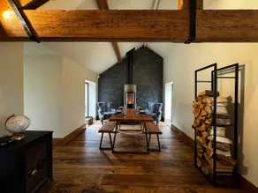 Ski lodge style chalet with hot tub & sauna - Image 4