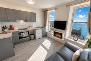 Waterfront 2B Apartment | Harbour Views | Sleeps 5 - Image 4