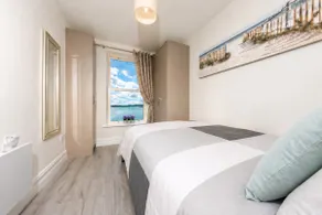 Waterfront 2B Apartment | Harbour Views | Sleeps 5 - Image 4
