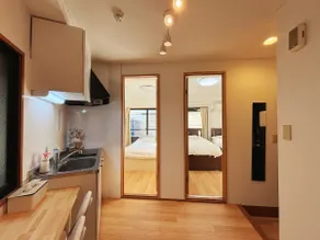 Meihong's Apartment, Family Apartment 3 - Image 2