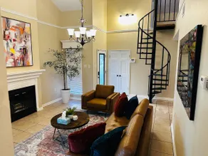 French Quarter Retreat - Image 5