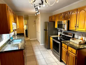 French Quarter Retreat - Image 3