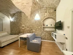Civico 15, le mura etrusche - Image 2