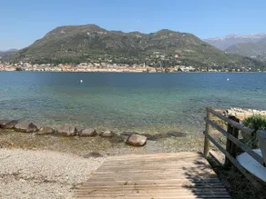 House with beach and lake view - Image 2