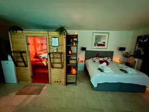 Luxury Wellness B&B, swimming pool, steam shower, sauna - Image 2