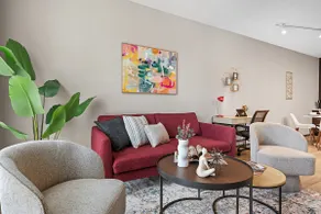 Irvine Luxury Living | Pool, Gym & Prime Location - Image 3
