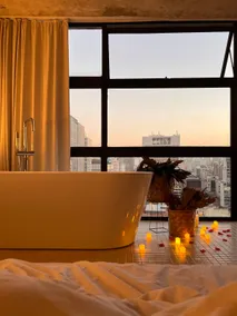 Stay Alto | Luxurious studio with bathtub and view - Image 5