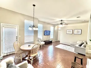 Centrally located Town-House - Image 4