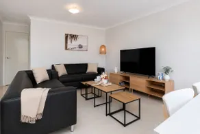 Spacious Acacia Ridge 3BR | Private| 6BS3 - Image 2