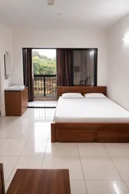 Spacious & Sparkling Apartment- Laasya Comforts - Image 2
